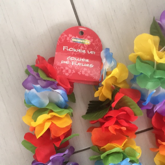 Celebration Flower Lei - Picture 3 of 3